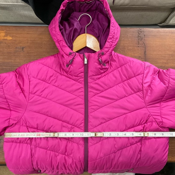 Lightweight Columbia zip up puffer jacket - Picture 3 of 11